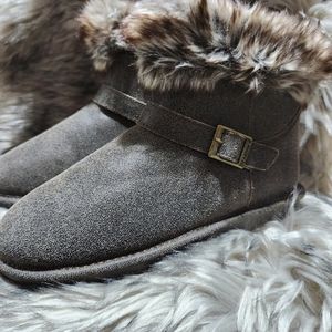 Women’s Bearpaw Chestnut Brown 11 Evermore NeverWet Faux Fur Trim Buckle Ankle